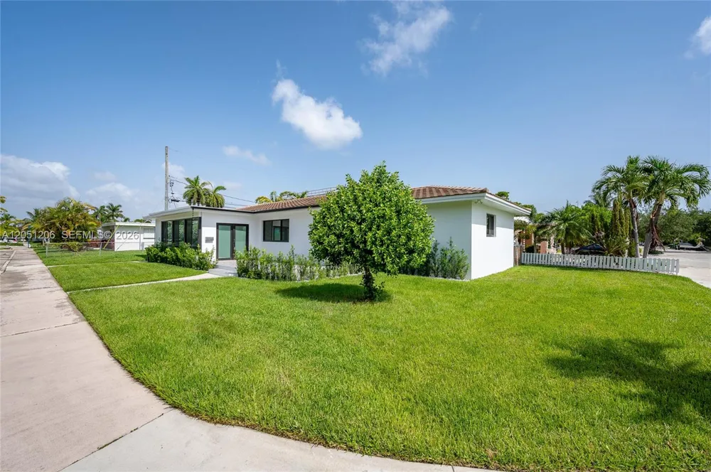 1621 S Treasure Dr North Bay Village, FL 33141