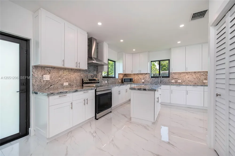 1621 S Treasure Dr North Bay Village, FL 33141