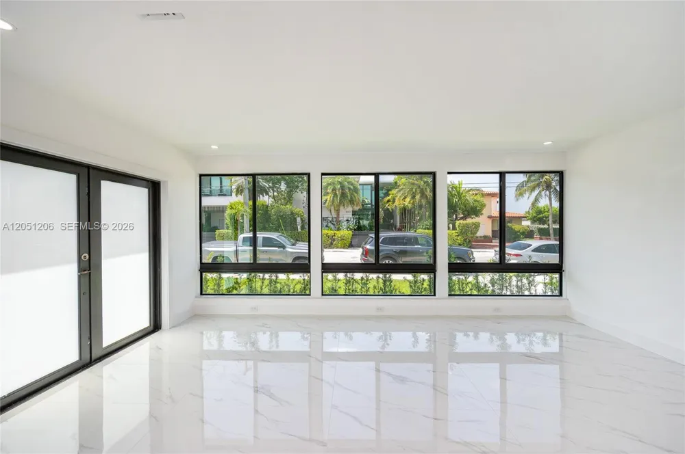 1621 S Treasure Dr North Bay Village, FL 33141