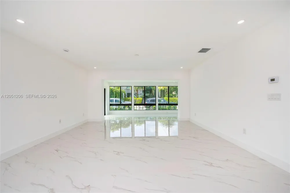 1621 S Treasure Dr North Bay Village, FL 33141