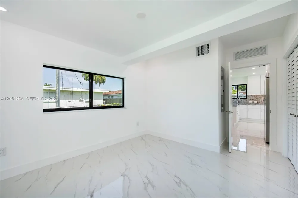 1621 S Treasure Dr North Bay Village, FL 33141