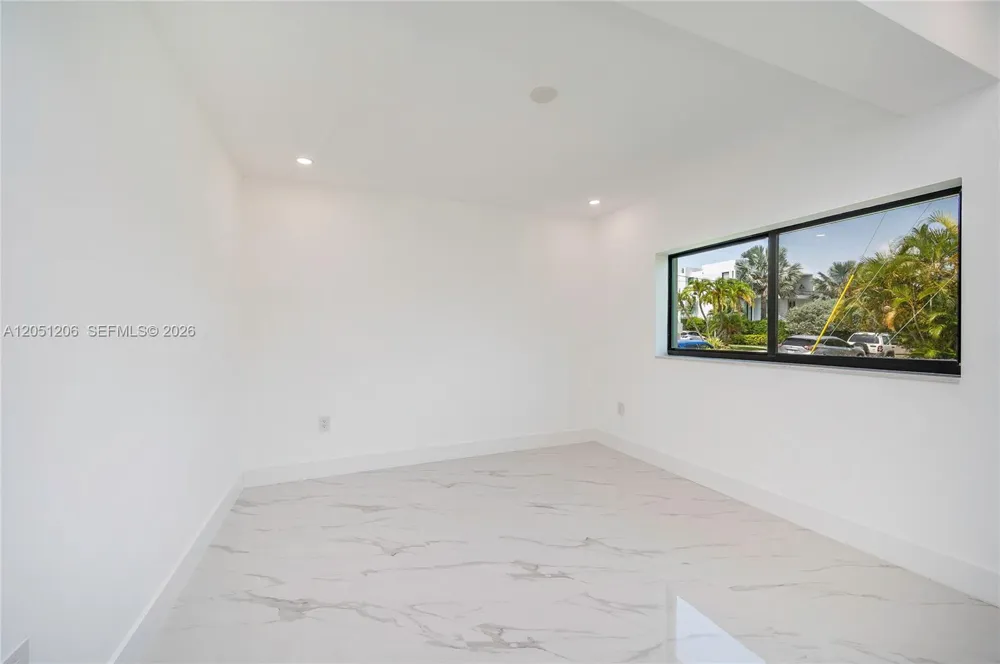 1621 S Treasure Dr North Bay Village, FL 33141