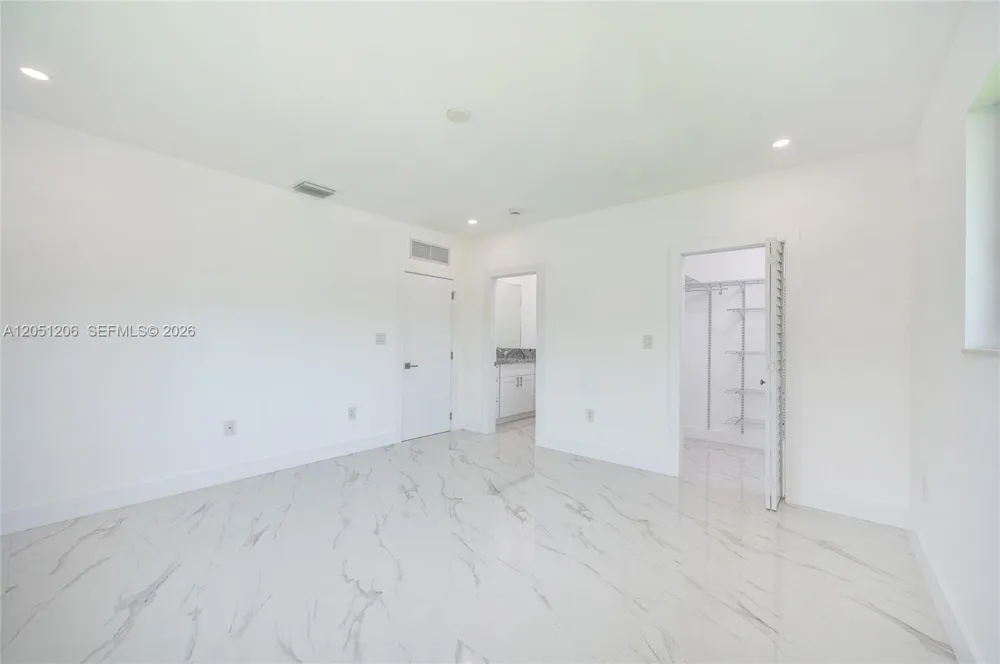1621 S Treasure Dr North Bay Village, FL 33141