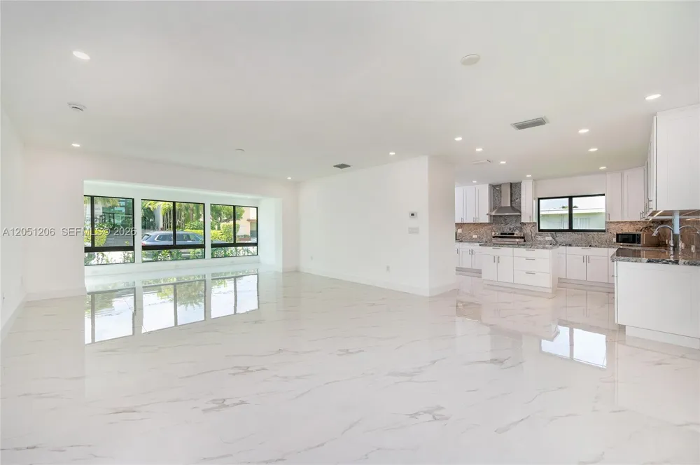 1621 S Treasure Dr North Bay Village, FL 33141