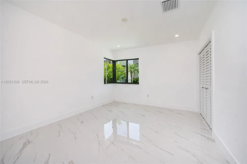 1621 S Treasure Dr North Bay Village, FL 33141