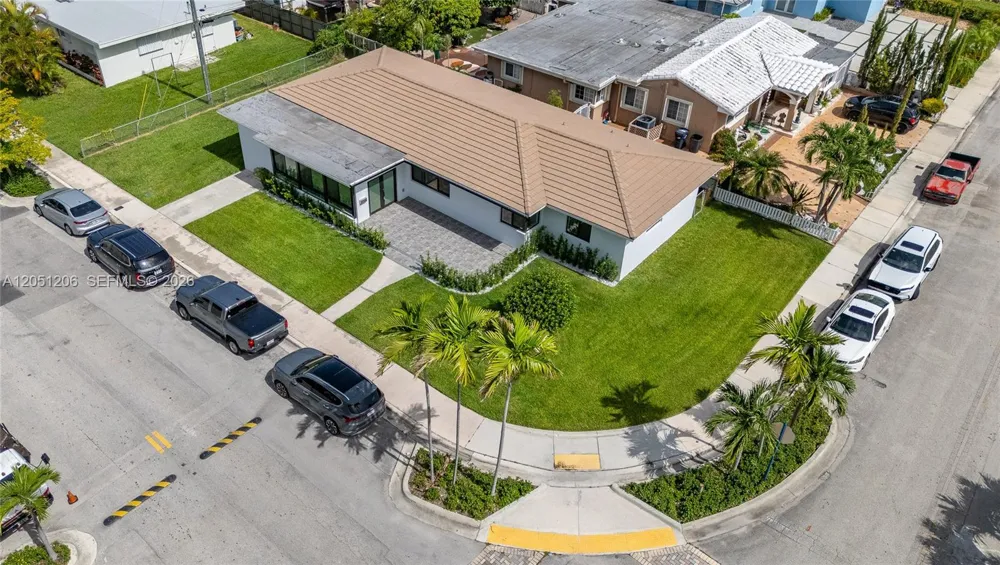 1621 S Treasure Dr North Bay Village, FL 33141