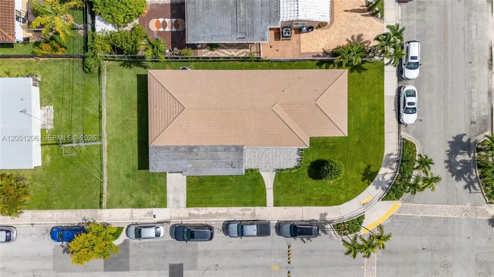1621 S Treasure Dr North Bay Village, FL 33141