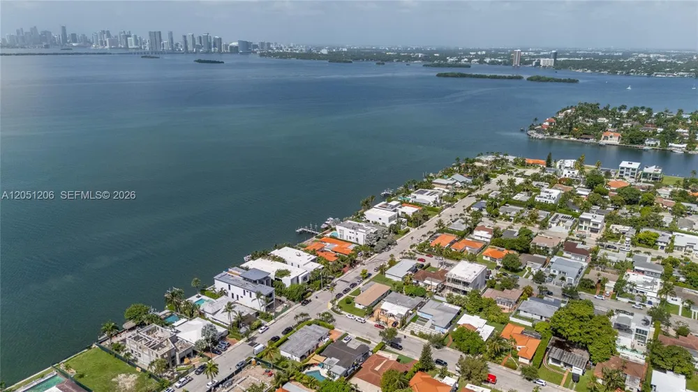 1621 S Treasure Dr North Bay Village, FL 33141