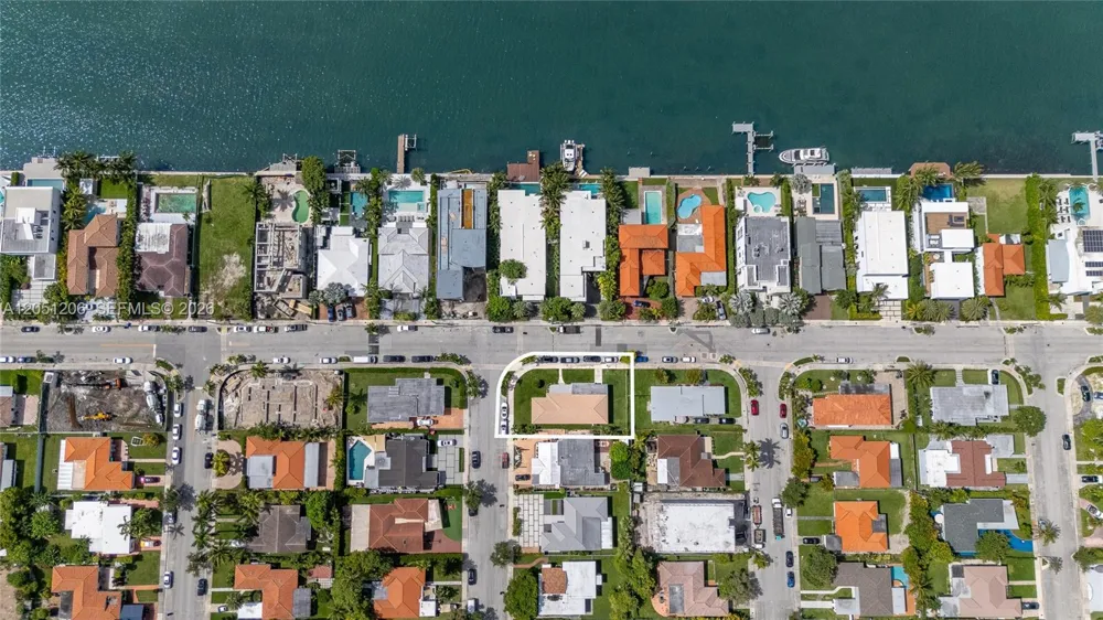 1621 S Treasure Dr North Bay Village, FL 33141