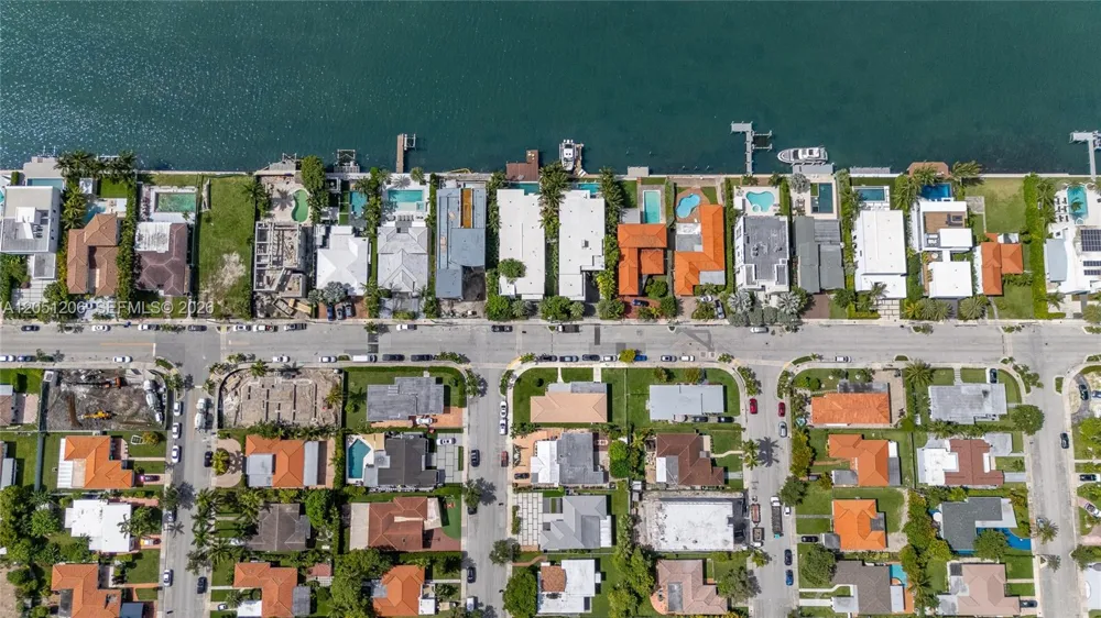 1621 S Treasure Dr North Bay Village, FL 33141