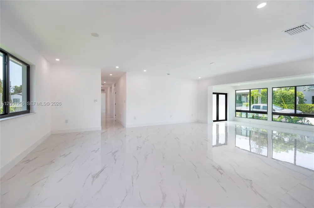 1621 S Treasure Dr North Bay Village, FL 33141