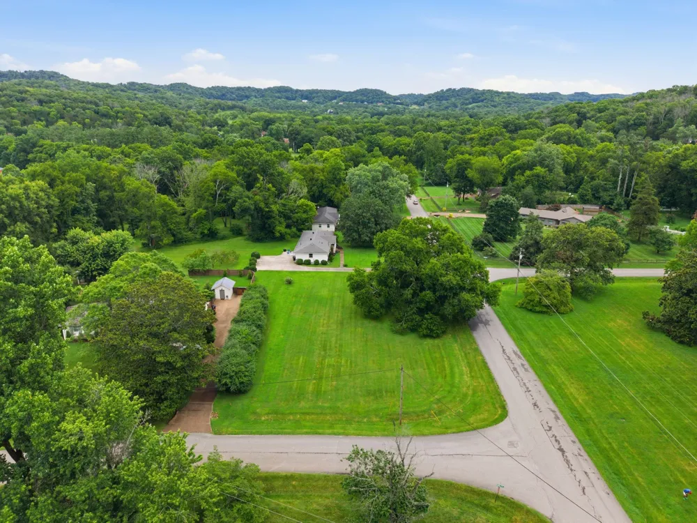 202 Harpeth Hills Dr Franklin, TN 37069
