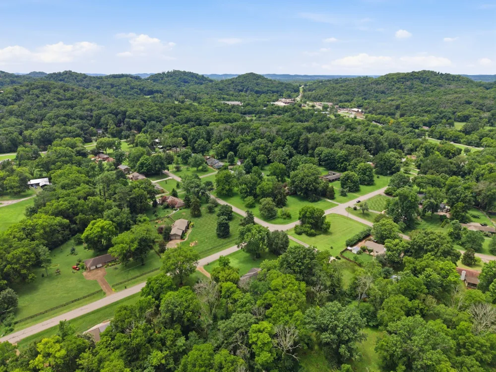 202 Harpeth Hills Dr Franklin, TN 37069