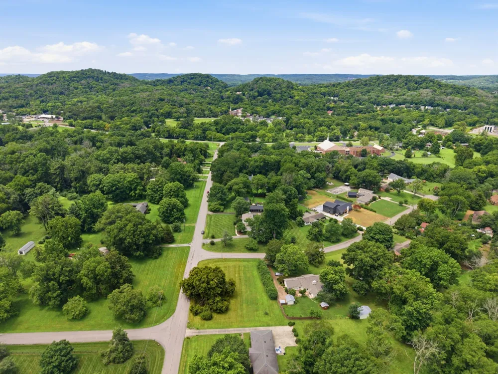202 Harpeth Hills Dr Franklin, TN 37069