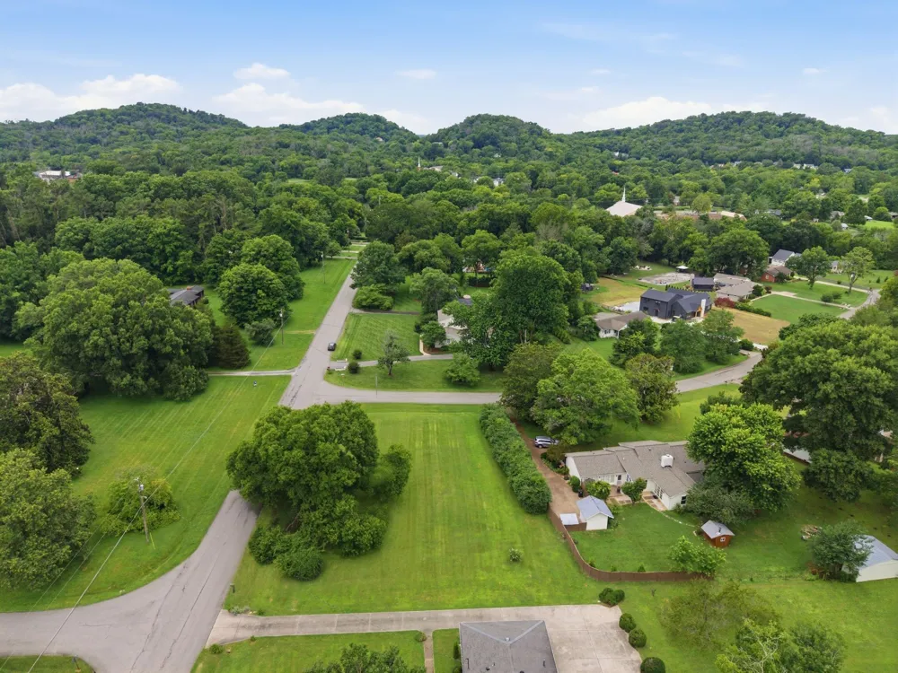 202 Harpeth Hills Dr Franklin, TN 37069