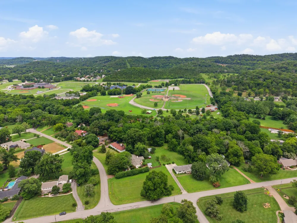 202 Harpeth Hills Dr Franklin, TN 37069