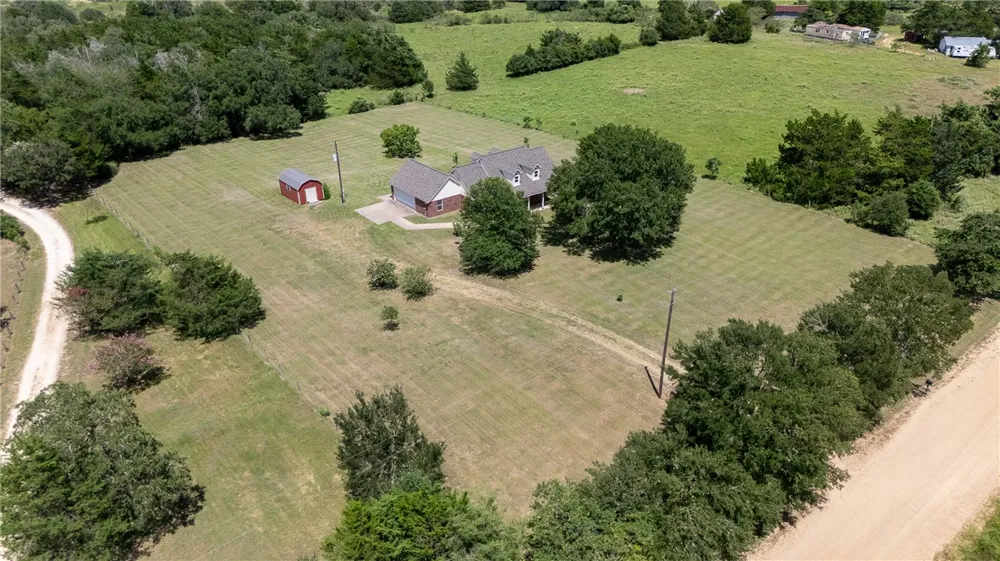 7055 County Road 129 Caldwell, TX 77836