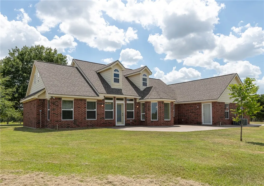 7055 County Road 129 Caldwell, TX 77836