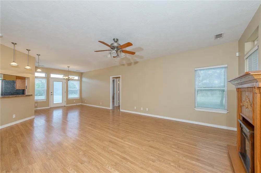 7055 County Road 129 Caldwell, TX 77836