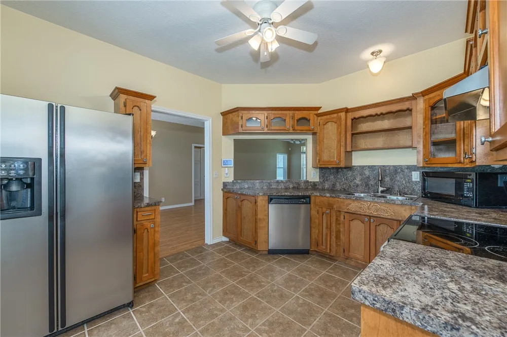 7055 County Road 129 Caldwell, TX 77836
