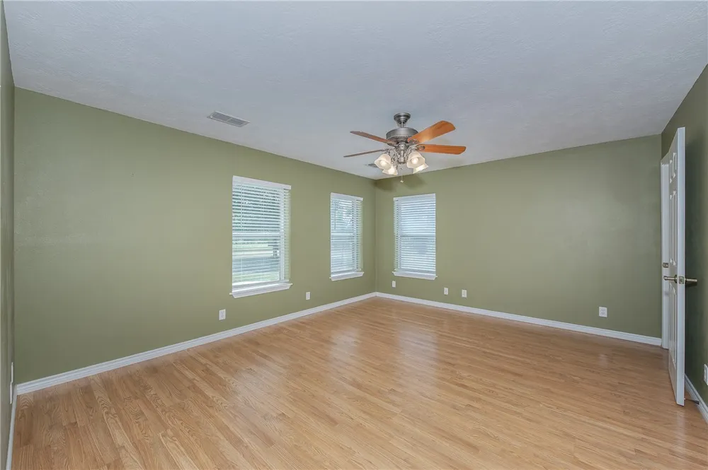 7055 County Road 129 Caldwell, TX 77836