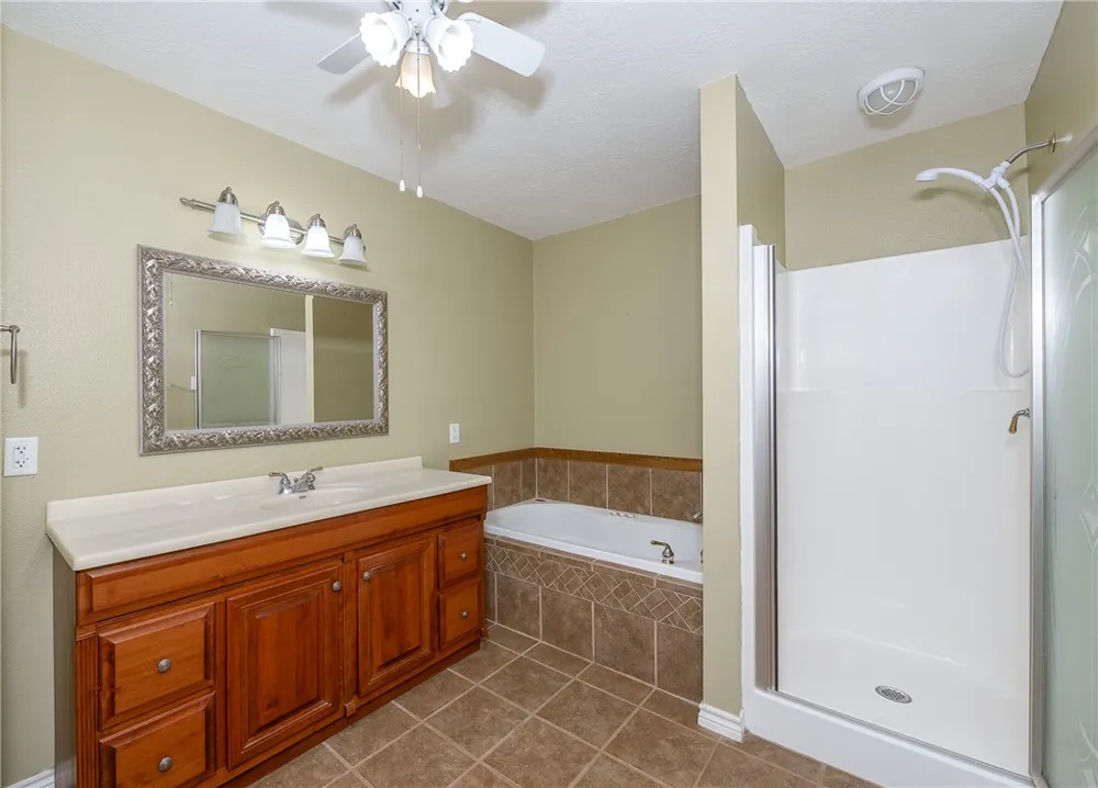 7055 County Road 129 Caldwell, TX 77836