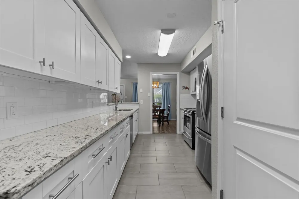 59 Hideaway Drive Friendswood, TX 77546