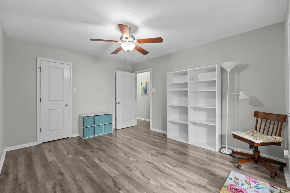 59 Hideaway Drive Friendswood, TX 77546