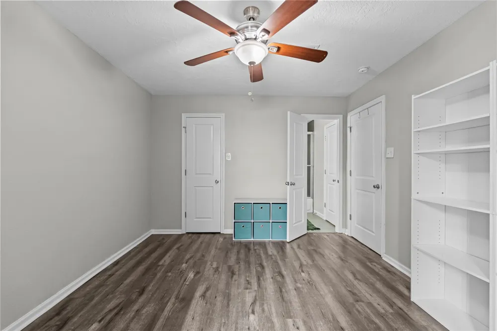 59 Hideaway Drive Friendswood, TX 77546