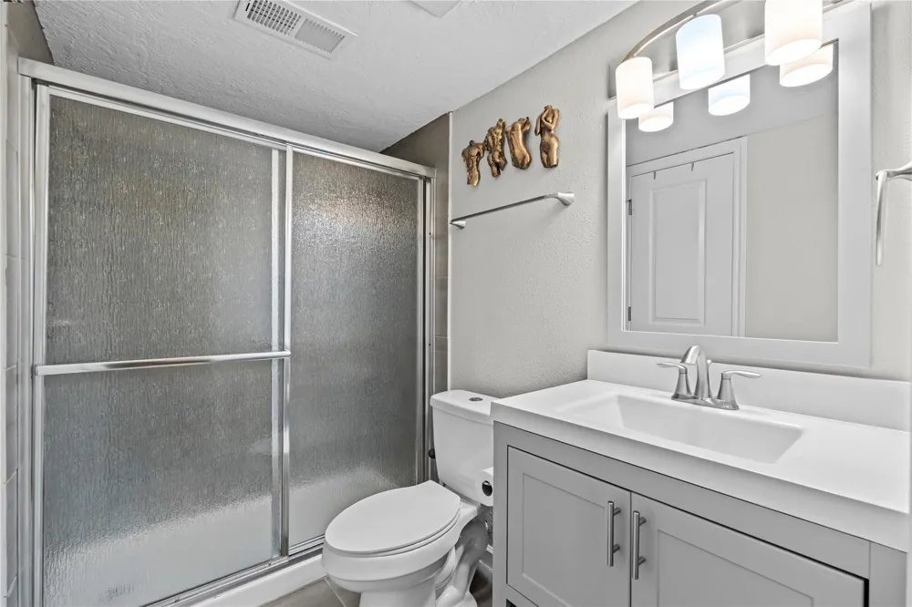59 Hideaway Drive Friendswood, TX 77546