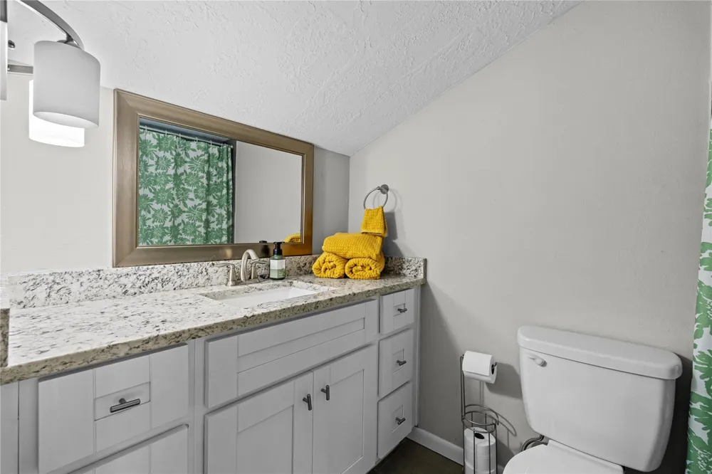 59 Hideaway Drive Friendswood, TX 77546