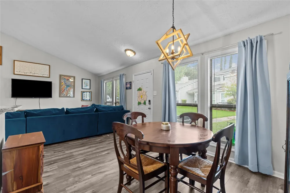 59 Hideaway Drive Friendswood, TX 77546