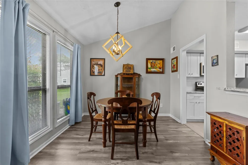 59 Hideaway Drive Friendswood, TX 77546