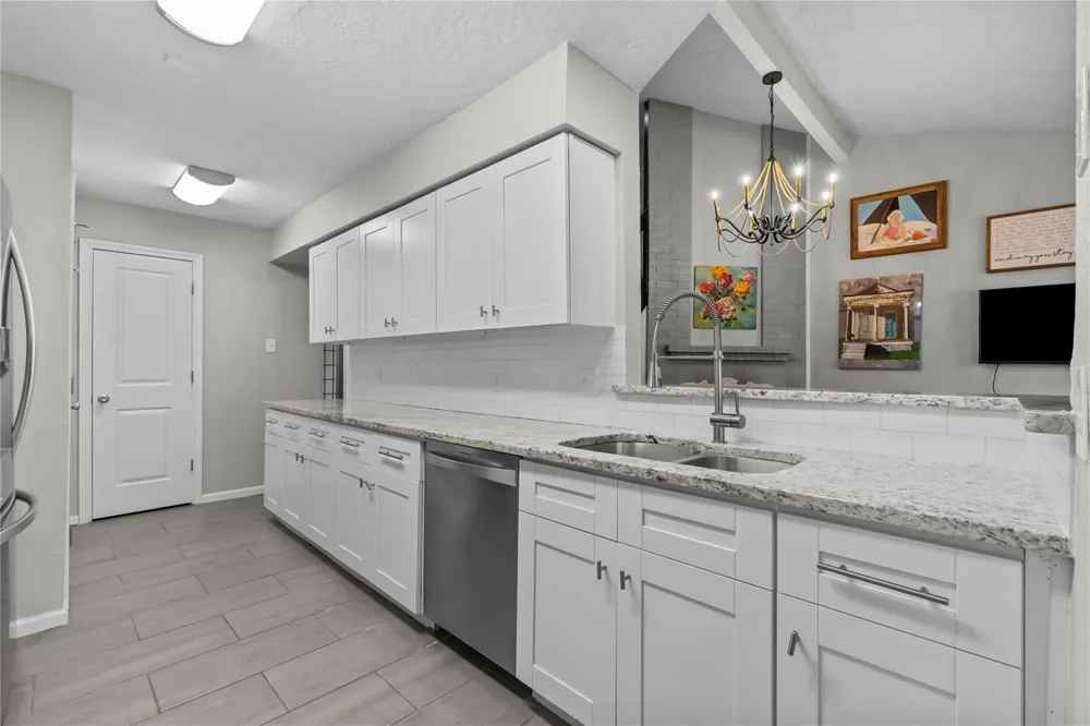 59 Hideaway Drive Friendswood, TX 77546