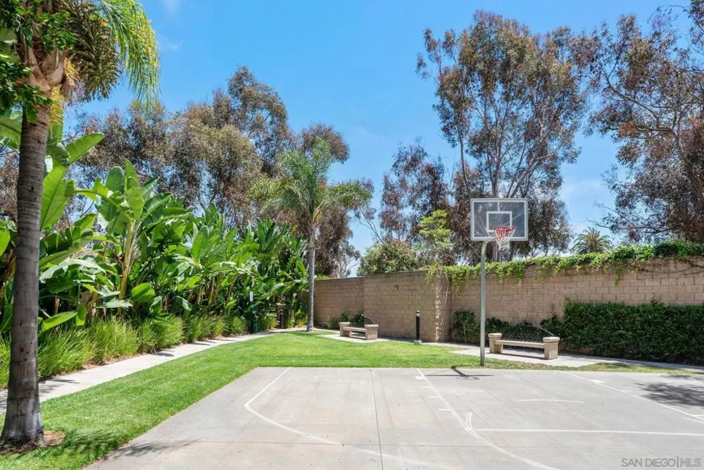 750 Harbor Cliff Way #105 Oceanside, CA 92054