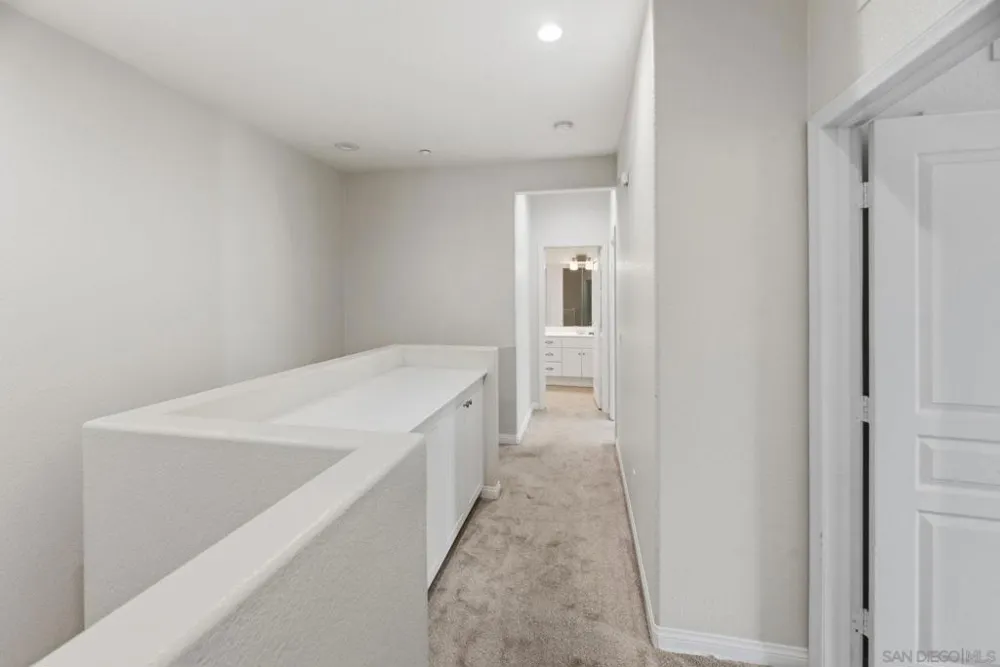750 Harbor Cliff Way #105 Oceanside, CA 92054