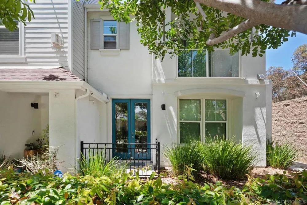 750 Harbor Cliff Way #105 Oceanside, CA 92054
