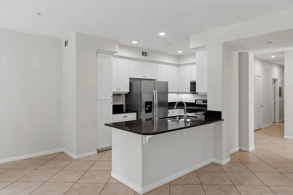 750 Harbor Cliff Way #105 Oceanside, CA 92054