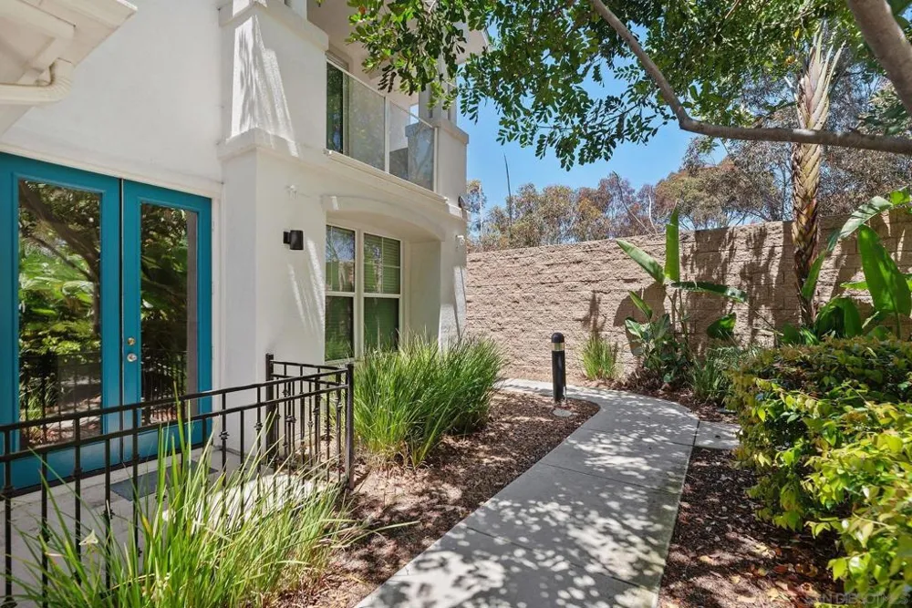 750 Harbor Cliff Way #105 Oceanside, CA 92054