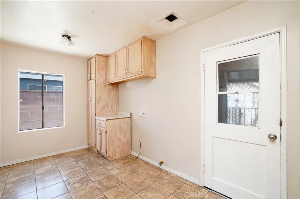 2458 Gaspar Avenue Commerce, CA 90040