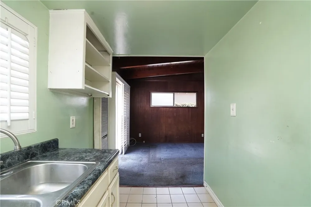 2458 Gaspar Avenue Commerce, CA 90040
