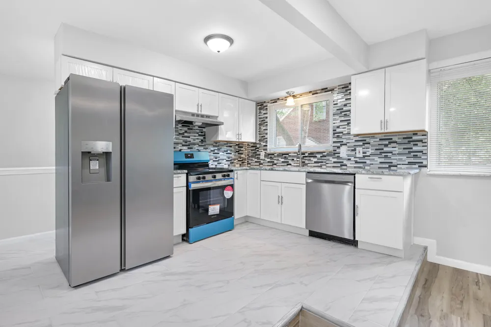 21135 La Salle Boulevard Warren, MI 48089