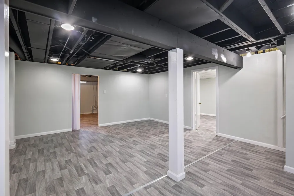 21135 La Salle Boulevard Warren, MI 48089