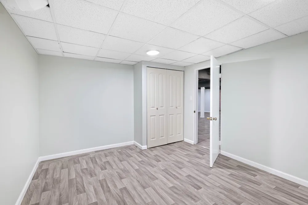 21135 La Salle Boulevard Warren, MI 48089