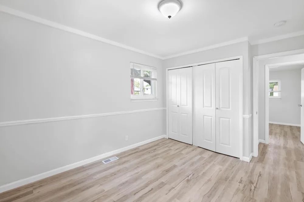 21135 La Salle Boulevard Warren, MI 48089