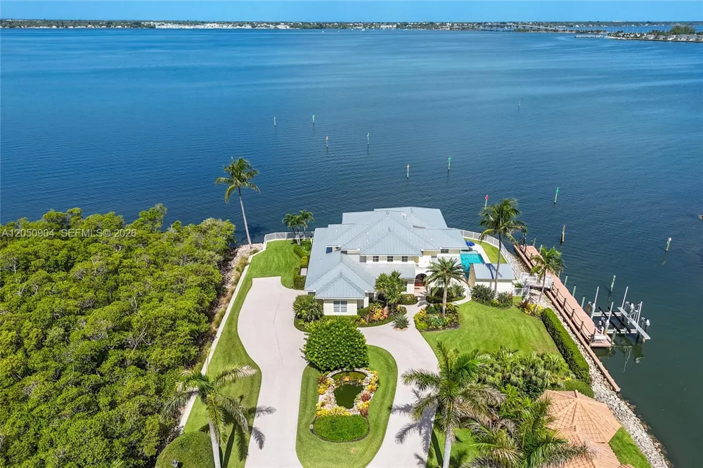 4105 NE Rigels Cove Way Jensen Beach, FL 34957