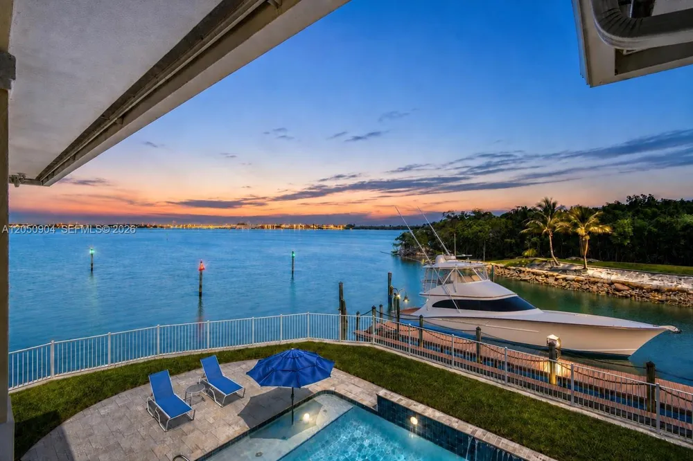 4105 NE Rigels Cove Way Jensen Beach, FL 34957