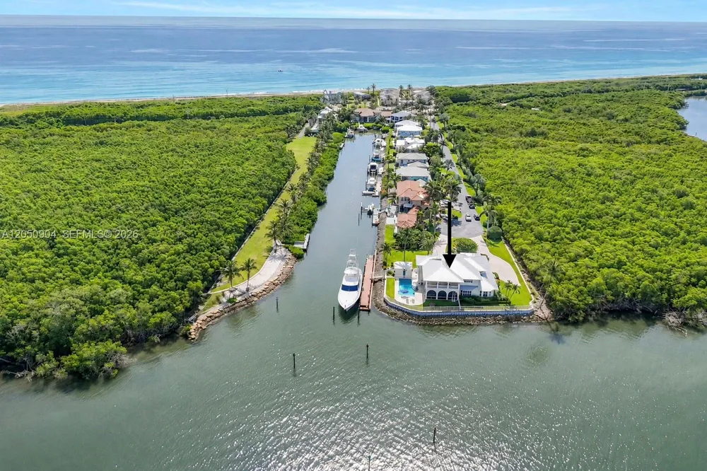 4105 NE Rigels Cove Way Jensen Beach, FL 34957