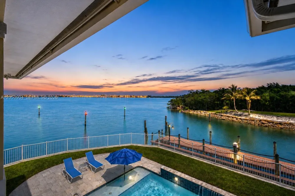 4105 NE Rigels Cove Way Jensen Beach, FL 34957
