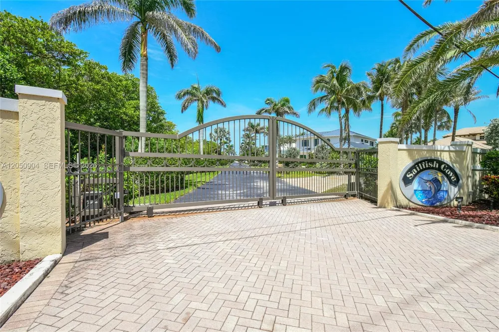 4105 NE Rigels Cove Way Jensen Beach, FL 34957